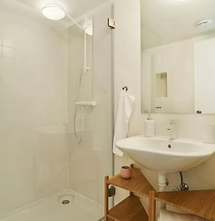 Modern Flat With Large Garden And Terrace Right Next Estrela Park Appartamento
