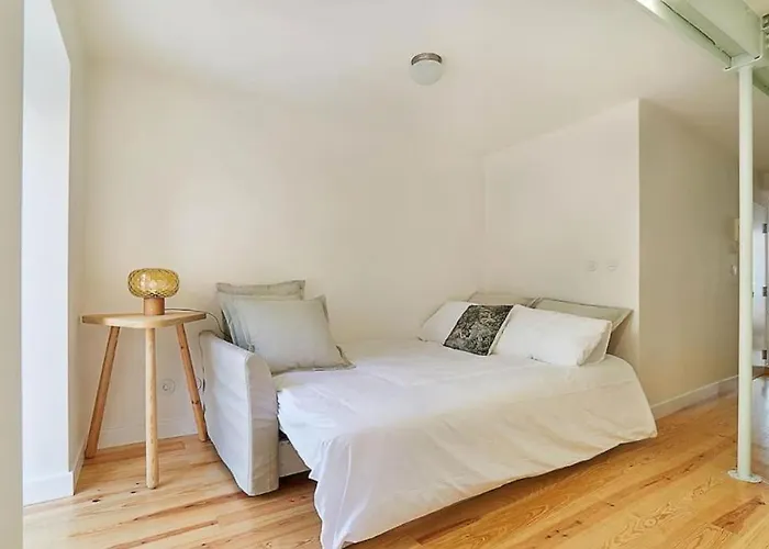 Modern Flat With Large Garden And Terrace Right Next Estrela Park