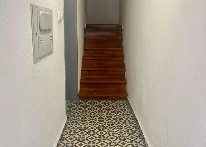 Modern Flat With Large Garden And Terrace Right Next Estrela Park Апартаменты Лиссабон