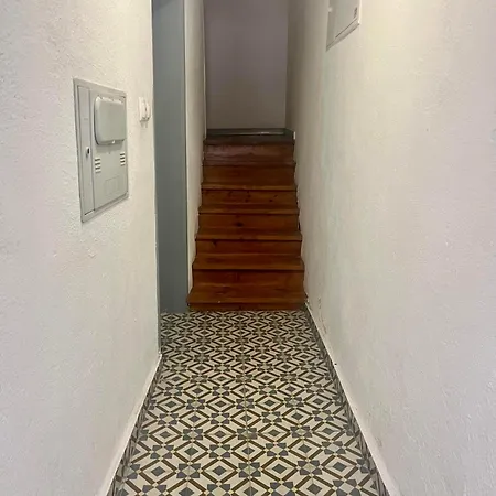 Modern Flat With Large Garden And Terrace Right Next Estrela Park Апартаменты Лиссабон