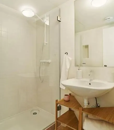Modern Flat With Large Garden And Terrace Right Next Estrela Park Appartement